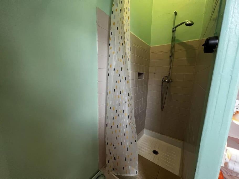 Апартаменты Le Nid Douillet Rustique Linge Fourni Ла-Бурбуль Экстерьер фото
