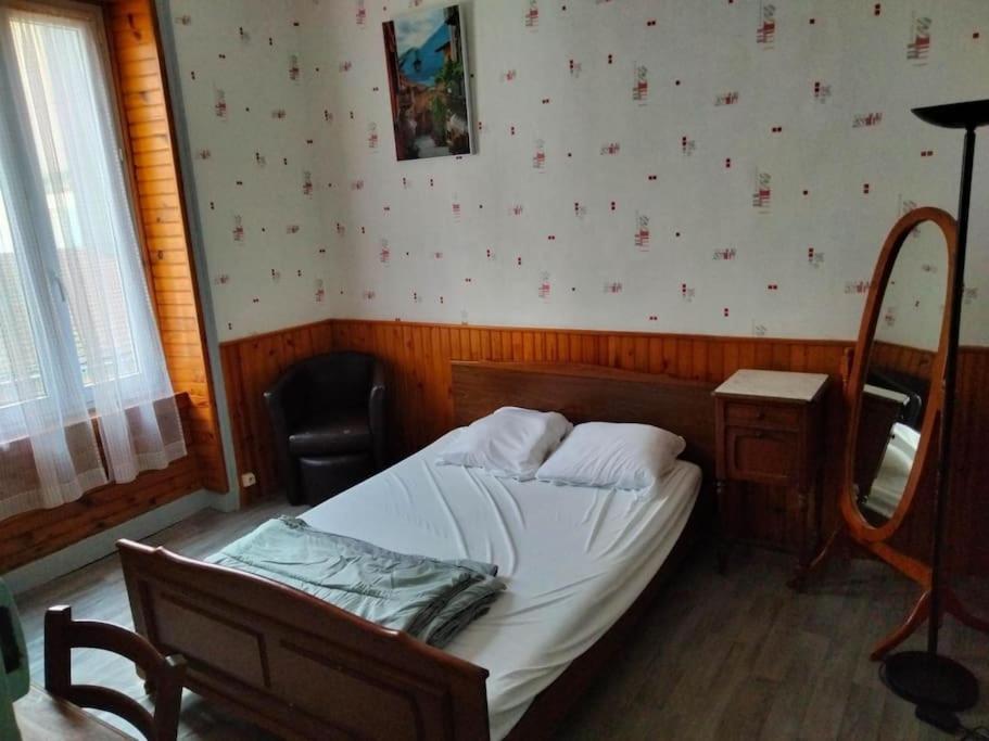 Апартаменты Le Nid Douillet Rustique Linge Fourni Ла-Бурбуль Экстерьер фото